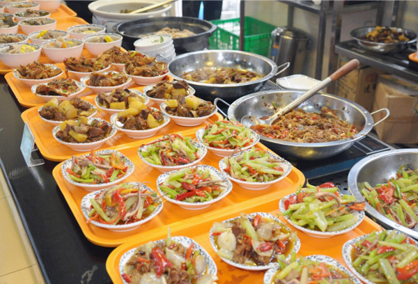 選對食堂承包企業(yè)，標準化公司員工餐飲管理