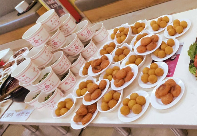 感恩回饋美食節,美食在食堂，好吃在金筷子